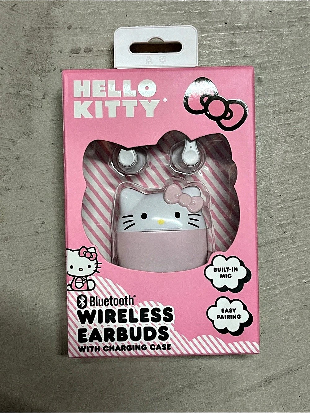 Hello Kitty wireless earbuds with charging case in Pink NWT